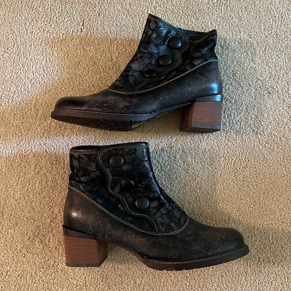Spring Step L’artiste Black Ankle Boots with Brogue Detailing